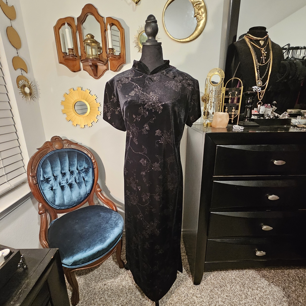 Vintage Lady Hampton Nites Black Velvet Qipao Maxi Dress